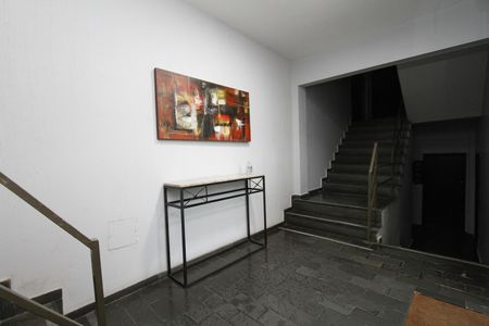 Hall social de apartamento à venda com 3 quartos, 97m² em Estoril, Belo Horizonte