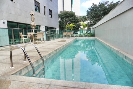 Apartamento para alugar com 141m², 2 quartos e 4 vagas Apartamento para alugar com 141m², 2 quartos e 4 vagasÁrea comum - Piscina
