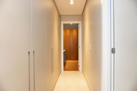 Apartamento para alugar com 141m², 2 quartos e 4 vagas Apartamento para alugar com 141m², 2 quartos e 4 vagasCorredor