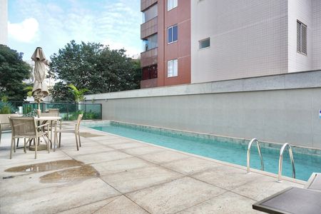 Apartamento para alugar com 141m², 2 quartos e 4 vagas Apartamento para alugar com 141m², 2 quartos e 4 vagasÁrea comum - Piscina