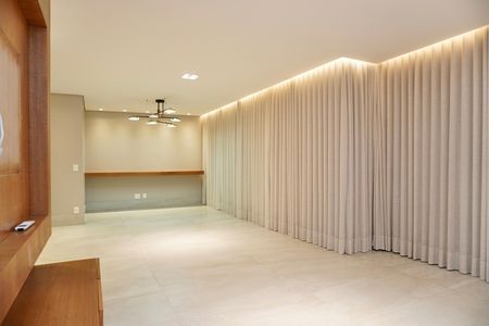 Apartamento para alugar com 141m², 2 quartos e 4 vagas Apartamento para alugar com 141m², 2 quartos e 4 vagasSala