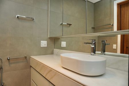 Apartamento para alugar com 141m², 2 quartos e 4 vagas Apartamento para alugar com 141m², 2 quartos e 4 vagasSuíte 2 - Banheiro 2