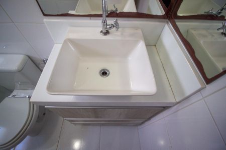 Apartamento para alugar com 59m², 2 quartos e 2 vagas Apartamento para alugar com 59m², 2 quartos e 2 vagasBanheiro da Suíte