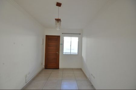 Sala de casa de condomínio para alugar com 2 quartos, 42m² em Vila Nova Carolina, São Paulo