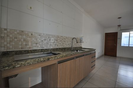 Cozinha de casa de condomínio para alugar com 2 quartos, 42m² em Vila Nova Carolina, São Paulo
