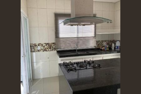 Casa à venda com 3 quartos, 185m² em Swiss Park, Campinas