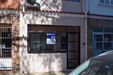 Apartamento à venda com 124m², 3 quartos e sem vaga Apartamento à venda com 124m², 3 quartos e sem vagaFachada