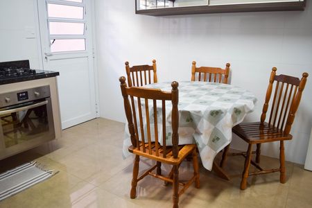 Apartamento à venda com 124m², 3 quartos e sem vaga Apartamento à venda com 124m², 3 quartos e sem vagaCozinha