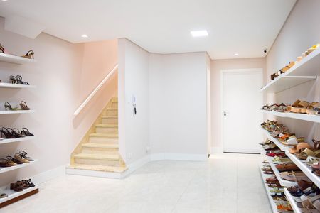 Apartamento à venda com 124m², 3 quartos e sem vaga Apartamento à venda com 124m², 3 quartos e sem vagaSala