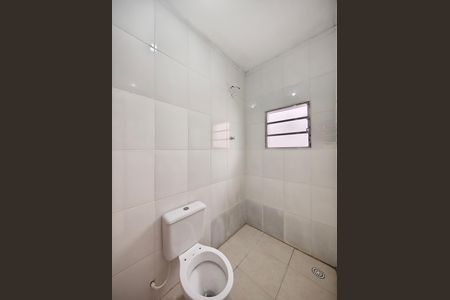 Banheiro de casa para alugar com 1 quarto, 40m² em Coronel Sezefredo Fagundes, São Paulo