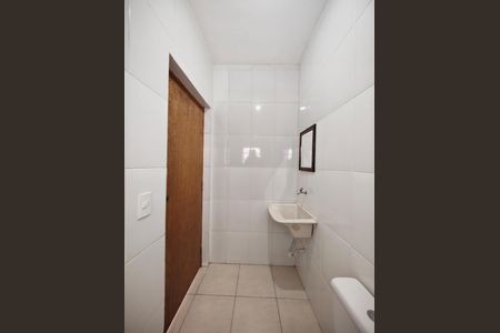 Banheiro de casa para alugar com 1 quarto, 40m² em Coronel Sezefredo Fagundes, São Paulo
