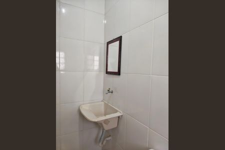 Banheiro de casa para alugar com 1 quarto, 40m² em Coronel Sezefredo Fagundes, São Paulo