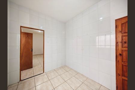 Cozinha de casa para alugar com 1 quarto, 40m² em Coronel Sezefredo Fagundes, São Paulo