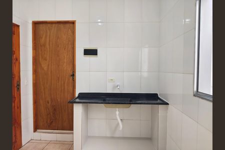 Cozinha de casa para alugar com 1 quarto, 40m² em Coronel Sezefredo Fagundes, São Paulo