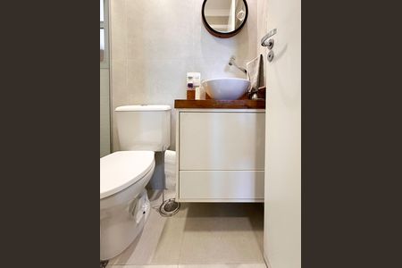 Apartamento à venda com 60m², 2 quartos e 1 vaga Apartamento à venda com 60m², 2 quartos e 1 vagaBanheiro Social