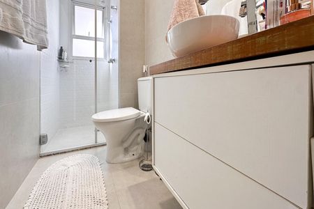 Apartamento à venda com 60m², 2 quartos e 1 vaga Apartamento à venda com 60m², 2 quartos e 1 vagaBanheiro da Suíte