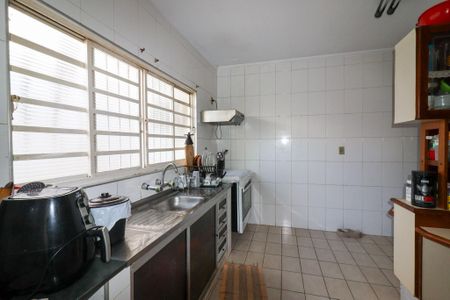 Casa à venda com 223m², 3 quartos e 4 vagas