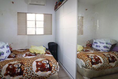 Casa à venda com 223m², 3 quartos e 4 vagas