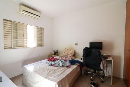 Casa à venda com 223m², 3 quartos e 4 vagas