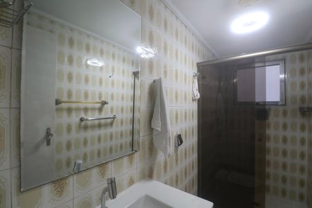 Banheiro Social de apartamento para alugar com 2 quartos, 75m² em Jardim Las Palmas, Guarujá