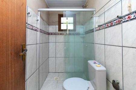 Banheiro Social de casa para alugar com 4 quartos, 300m² em Glória, Porto Alegre