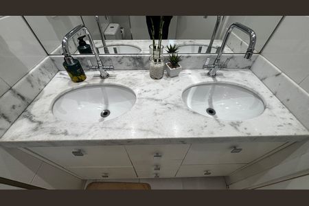 Apartamento à venda com 114m², 3 quartos e 2 vagas Apartamento à venda com 114m², 3 quartos e 2 vagasBanheiro da Suíte 2