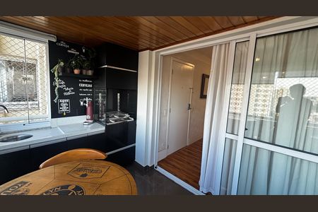 Apartamento à venda com 114m², 3 quartos e 2 vagas Apartamento à venda com 114m², 3 quartos e 2 vagasVaranda Sala