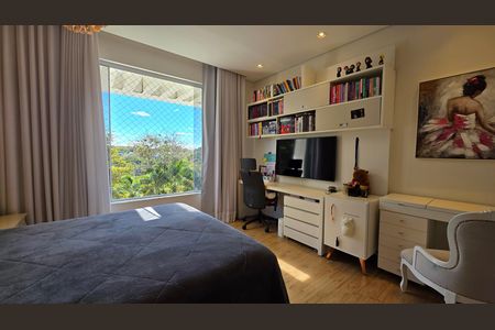 Casa de condomínio à venda com 560m², 6 quartos e 12 vagas Casa de condomínio à venda com 560m², 6 quartos e 12 vagasSuíte 4