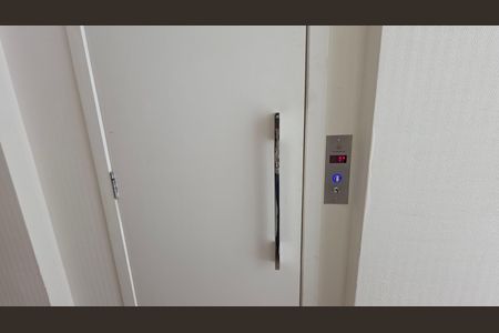 Casa de condomínio à venda com 560m², 6 quartos e 12 vagas Casa de condomínio à venda com 560m², 6 quartos e 12 vagasElevador