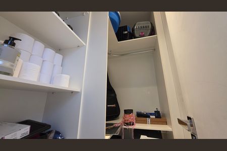 Casa de condomínio à venda com 560m², 6 quartos e 12 vagas Casa de condomínio à venda com 560m², 6 quartos e 12 vagasDispensa