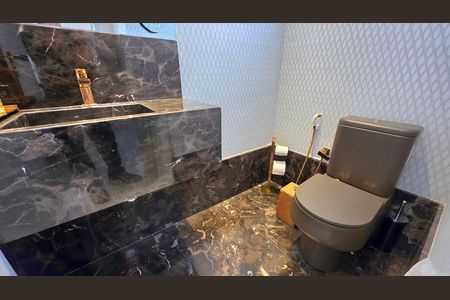 Casa de condomínio à venda com 560m², 6 quartos e 12 vagas Casa de condomínio à venda com 560m², 6 quartos e 12 vagasBanheiro social 1