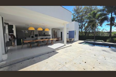Casa de condomínio à venda com 560m², 6 quartos e 12 vagas Casa de condomínio à venda com 560m², 6 quartos e 12 vagasÁrea comum - Churrasqueira