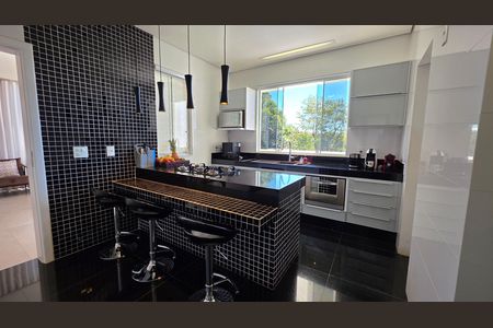 Casa de condomínio à venda com 560m², 6 quartos e 12 vagas Casa de condomínio à venda com 560m², 6 quartos e 12 vagasCozinha
