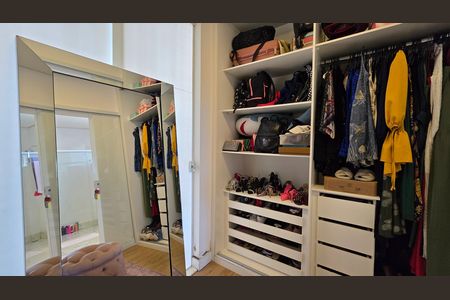Casa de condomínio à venda com 560m², 6 quartos e 12 vagas Casa de condomínio à venda com 560m², 6 quartos e 12 vagasClosed suíte 4