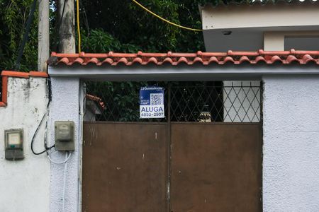 Casa para alugar com 161m², 3 quartos e 1 vaga Casa para alugar com 161m², 3 quartos e 1 vagaFachada