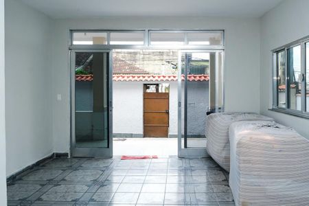 Casa para alugar com 161m², 3 quartos e 1 vaga Casa para alugar com 161m², 3 quartos e 1 vagaSala