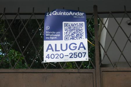 Casa para alugar com 161m², 3 quartos e 1 vaga Casa para alugar com 161m², 3 quartos e 1 vagaFachada
