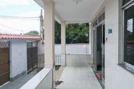 Casa para alugar com 161m², 3 quartos e 1 vaga Casa para alugar com 161m², 3 quartos e 1 vagaVaranda