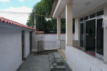 Quintal Frente de casa para alugar com 2 quartos, 161m² em Guarani, Nova Iguaçu