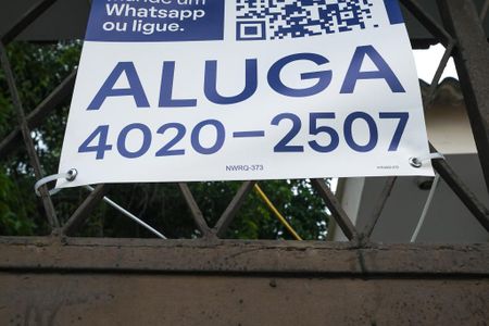 Casa para alugar com 161m², 3 quartos e 1 vaga Casa para alugar com 161m², 3 quartos e 1 vagaFachada