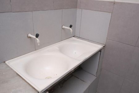 Área de casa para alugar com 2 quartos, 161m² em Guarani, Nova Iguaçu