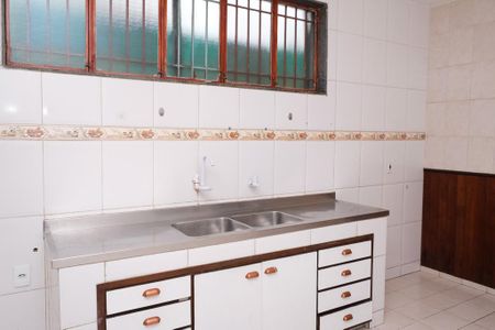 Cozinha de casa para alugar com 2 quartos, 161m² em Guarani, Nova Iguaçu