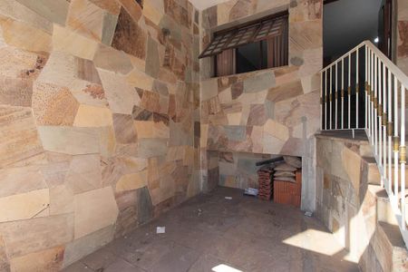 Garagem de casa à venda com 4 quartos, 95m² em Vila Medeiros, São Paulo