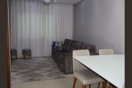 Sala de casa à venda com 2 quartos, 63m² em Vila Santa Clara, São Paulo