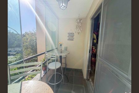 Sacada de apartamento à venda com 2 quartos, 52m² em Bandeiras, Osasco
