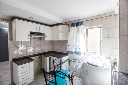 Cozinha de apartamento para alugar com 2 quartos, 50m² em Conj. Hab. Pres. Castelo Branco, Carapicuíba