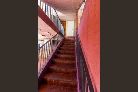 Apartamento para alugar com 50m², 2 quartos e 1 vaga Apartamento para alugar com 50m², 2 quartos e 1 vagaEscada