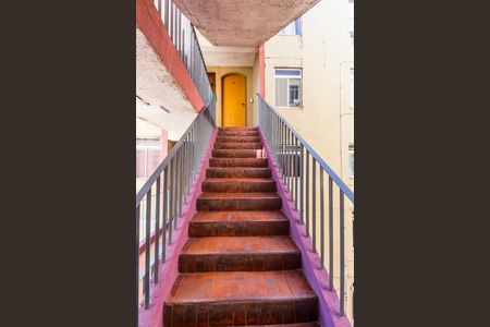 Apartamento para alugar com 50m², 2 quartos e 1 vaga Apartamento para alugar com 50m², 2 quartos e 1 vagaEscada