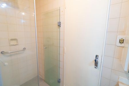 Apartamento à venda com 50m², 2 quartos e 1 vaga Apartamento à venda com 50m², 2 quartos e 1 vagaBanheiro social