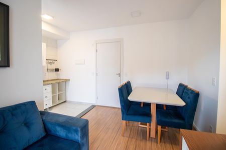 Sala de apartamento para alugar com 2 quartos, 50m² em Vista Alegre, Rio de Janeiro